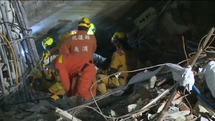 Ascienden a 14 las víctimas mortales tras el terremoto en Taiwán