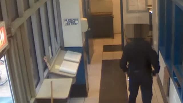 Consigue colarse en una cárcel de Nueva York con hojas de bisturí y drogas