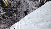 La Guardia Civil lleva medicamentos a una mujer de un pueblo aislado por la nieve