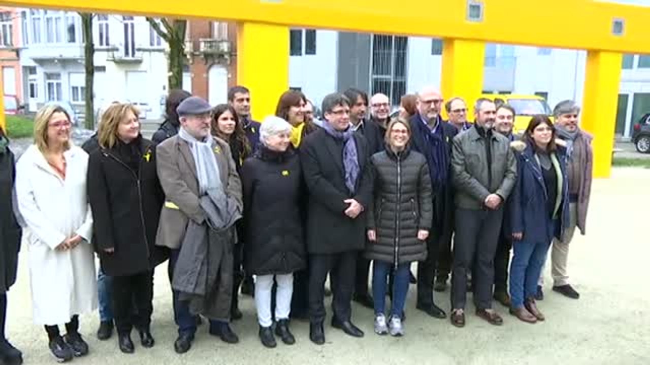 Puigdemont exige gobernar desde el exilio