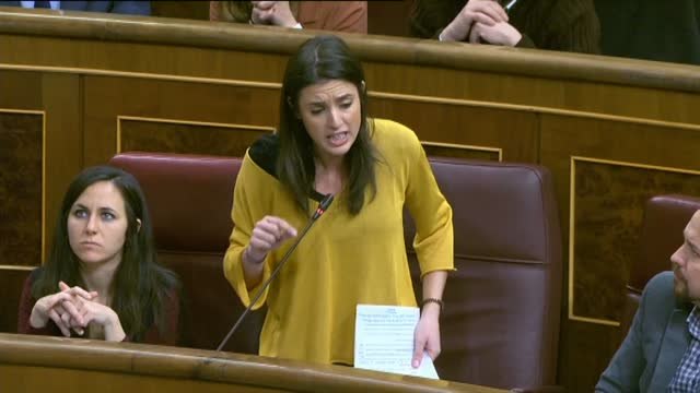 Montero acusa al PP de no querer que la mitad de la población deje de barrer suelos