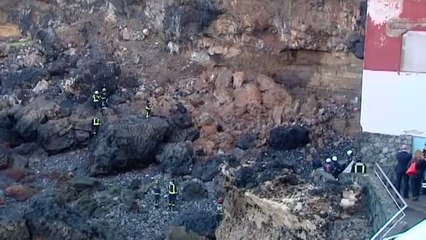 Las intensas lluvias provocan el derrumbe de una ladera de La Puntilla