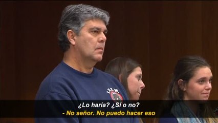 El padre de tres víctimas de Larry Nassar intenta agredirle durante el juicio