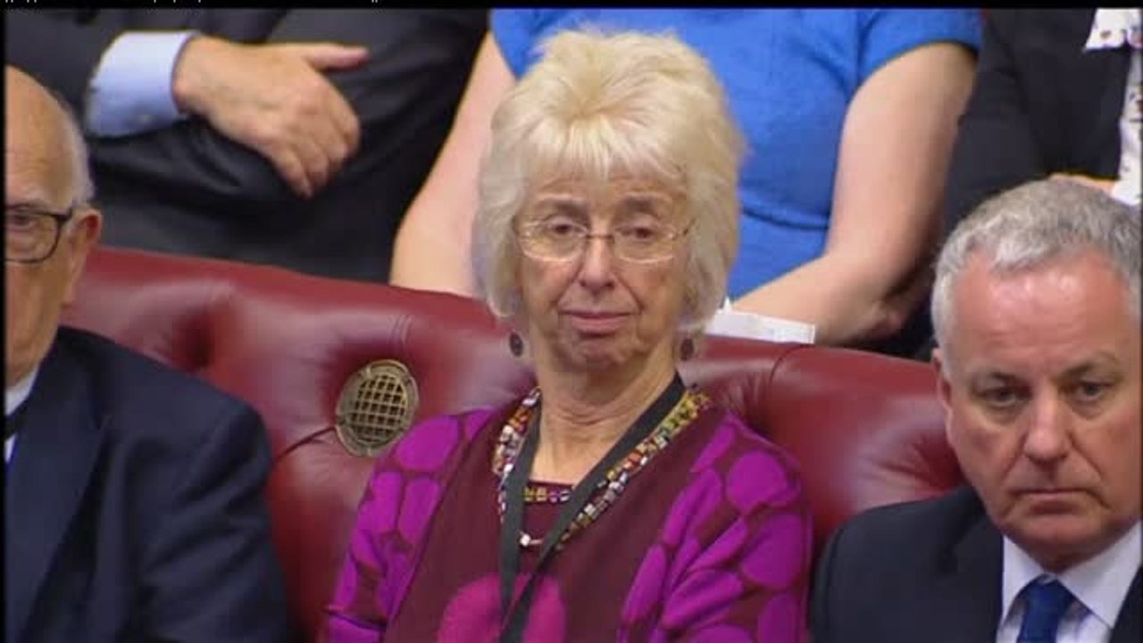 Lord británico presenta su dimisión por haber llegado dos minutos tarde al Parlamento