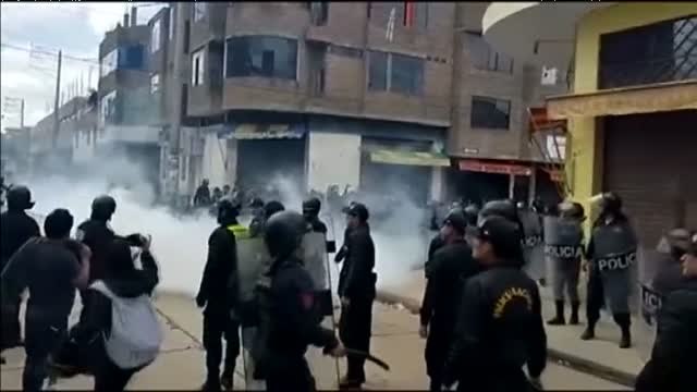 Al menos dos muertos y 30 heridos tras las protestas de agricultores en Perú