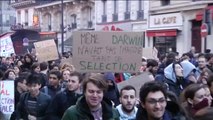 2.500 estudiantes salen a la calle en París para protestar contra el nuevo modelo del gobierno para la educación superior