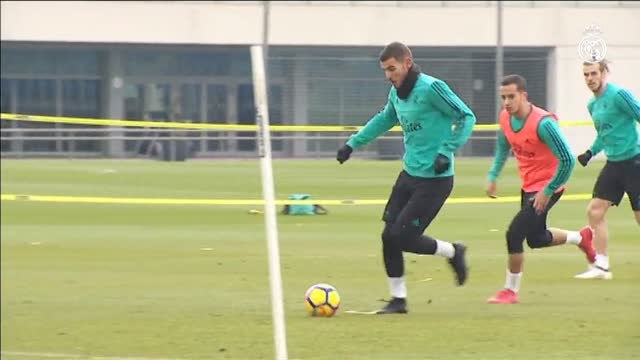 Ramos y Varane completan la sesión de entrenamiento con el resto del grupo