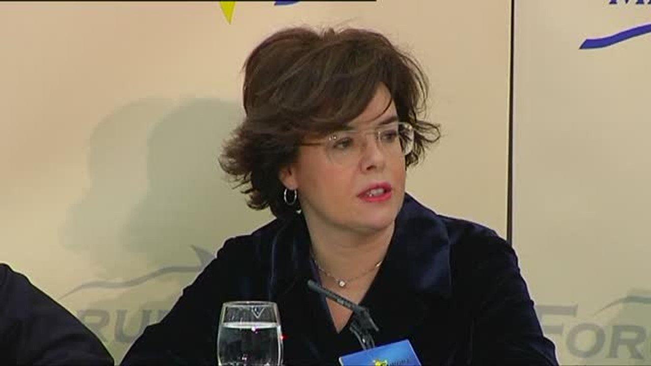 Sáenz de Santamaría responde a Torrent: "Las mujeres tenemos derecho a nuestro apellido"