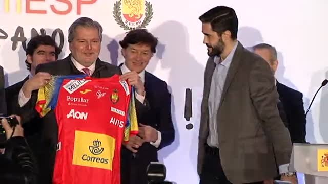 El ministro Méndez de Vigo recibe a los campeones de Europa de balonmano