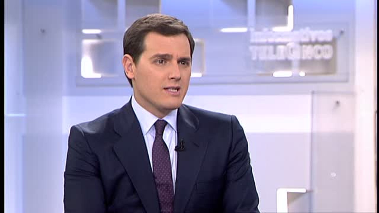 Albert Rivera acusa a Puigdemont de "golpista" y de anteponer sus "intereses personales" a los de los catalanes