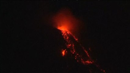 Evacuados 77.000 habitantes en Filipinas por la erupción del volcán Mayon