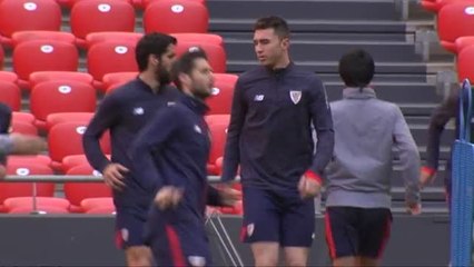 Laporte se entrena con normalidad a la espera de su salida