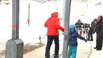 Las estaciones de esquí de Espor y Port Ainém en huelga por la equiparación de salarios