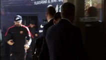 Locura a las puertas del hotel de concentración del Barça