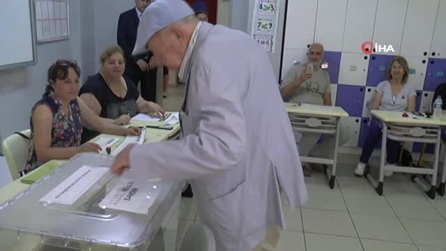 Ünlü yönetmen Türker İnanoğlu oyunu kullandı