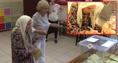 93 yaşındaki Şerife Nine oyunu kullandı! Oyunu kullanmak için Ayvalık'tan geldi