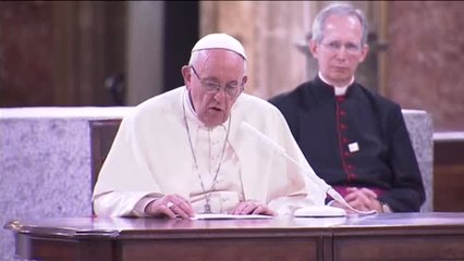 El papa Francisco pide perdón por los casos de pederastia y condena el "daño irreparable" causado a niños