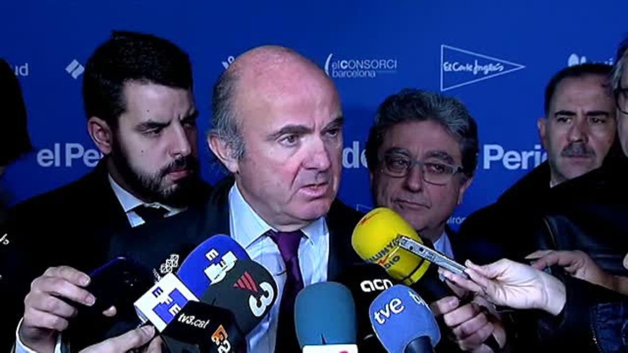 De Guindos, convencido de que las empresas volverán a Cataluña "si vuelve la normalidad"