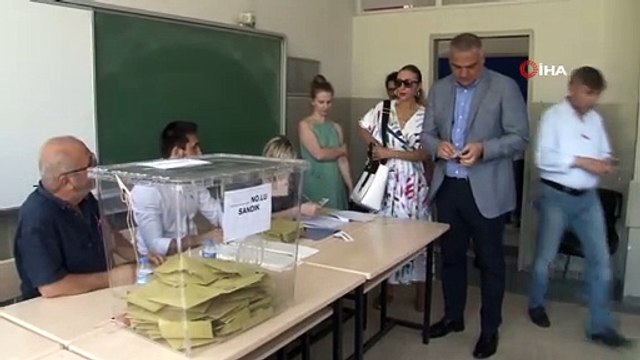 Kültür ve Turizm Bakanı Mehmet Nuri Ersoy, oyunu Beşiktaş’ta kullandı