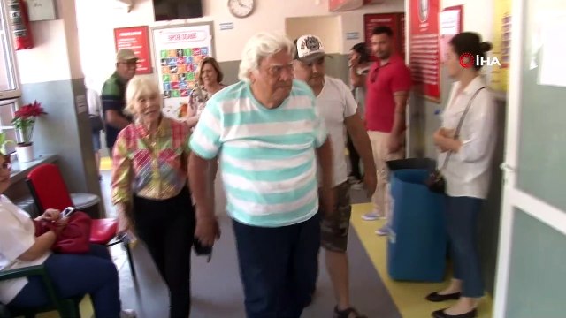 Yeşilçamın usta oyuncusu Cüneyt Arkın, oyunu kullandı