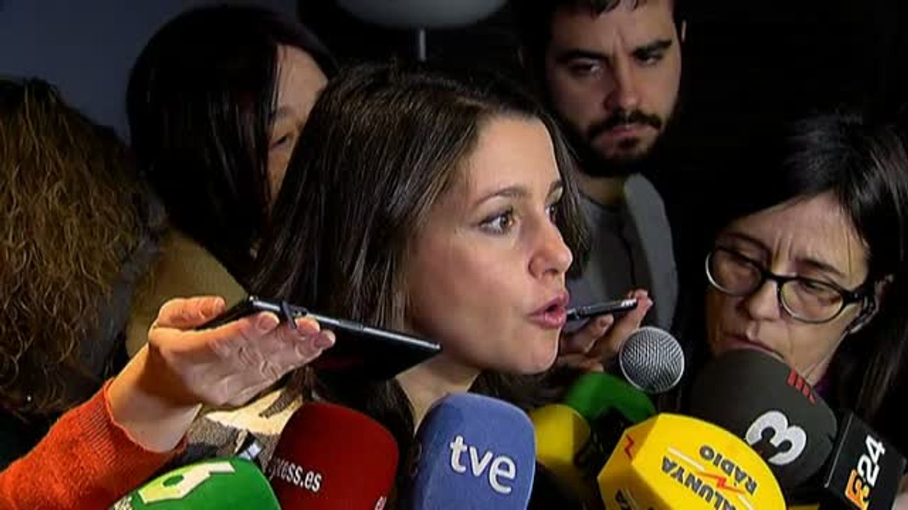 Arrimadas se muestra "cauta" pero satisfecha con la encuesta de intención de voto que les sitúa los primeros