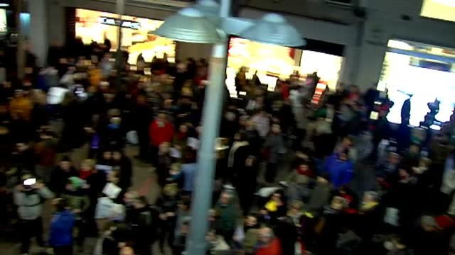 Concentración en Mataró por la mujer agredida en Sant Andreu de Llavaneres