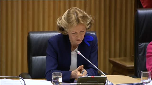 La exministra de Economía socialista Elena Salgado dice que entiende las puertas giratorias