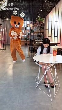 When You Drink a Dog 点吸狗 uand tu bois un chien