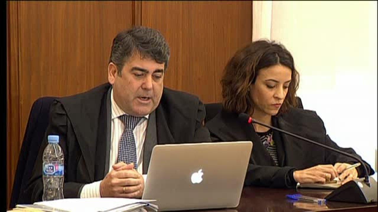 El PP pide que Susana Díaz declare como testigo en el juicio de los ERES