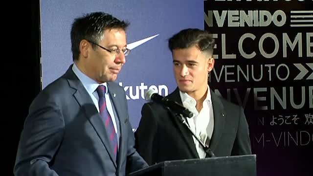 Coutinho ya posa con la camiseta del Barça: Agradezco el esfuerzo y la paciencia por traerme aquí