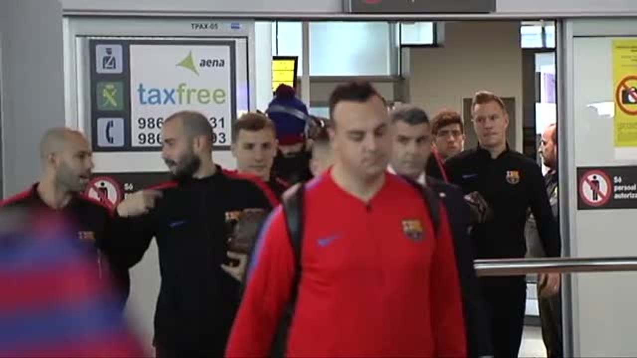 Desolación en los aficionados culés de Vigo a la llegada de sus ídolos