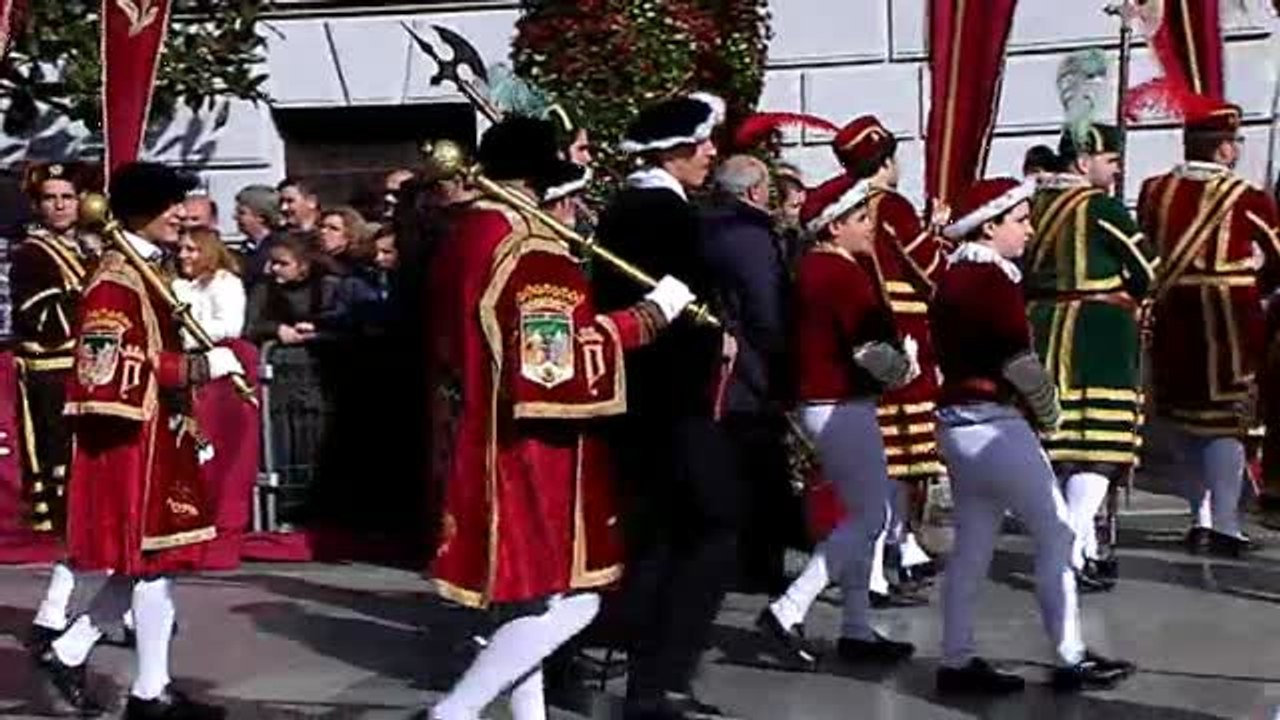 La Toma de Granada se celebra entre pitos y aplausos