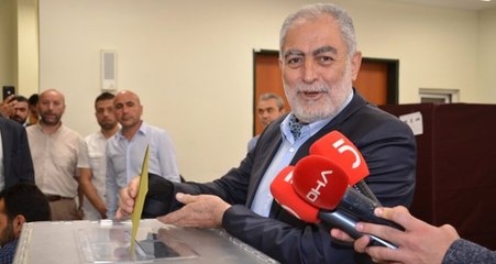 Saadet Partisi Adayı Necdet Gökçınar, oyunu kullandı