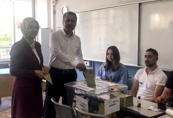 İstanbul Valisi Yerlikaya oyunu kullandı