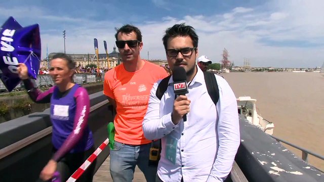 Bordeaux fête le fleuve - Traversée de la Garonne à la nage