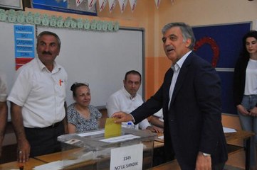 Gül rengini belli etti