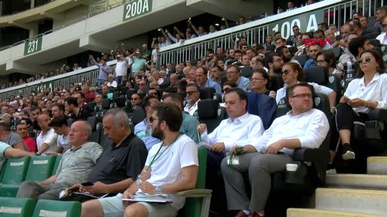 SPOR Bursaspor'da Ali Ay başkanlığındaki yönetim kurulu ibra edilmedi
