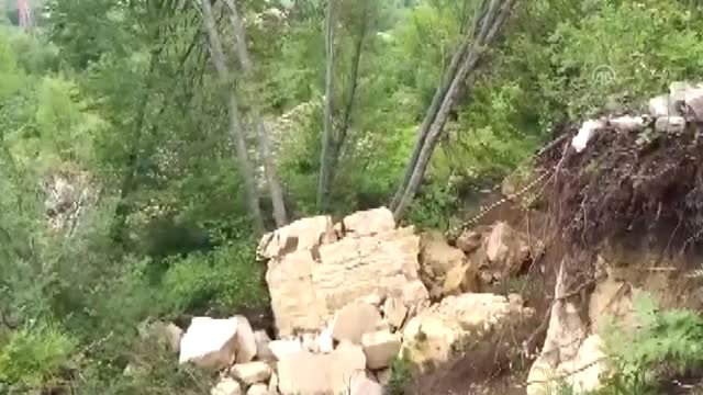 Heyelan riski nedeniyle 69 hane boşaltıldı