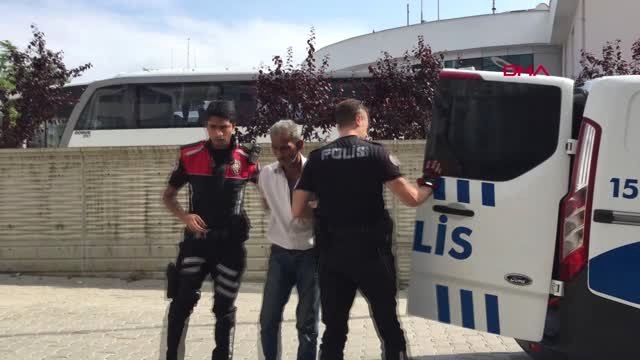 SAMSUN Boşanma aşamasındaki eşini minibüste bıçakla ağır yaraladı