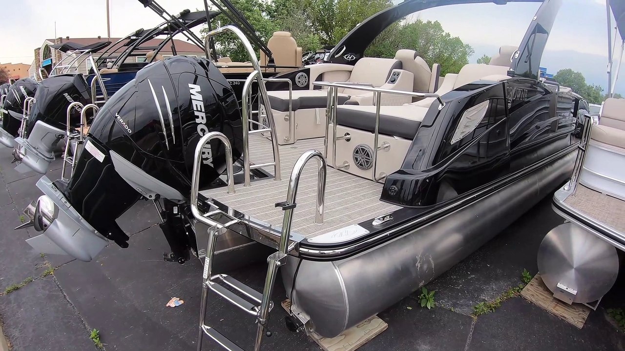 LUXURY CROWNE | 2019 Harris Crowne 250 @ MarineMax Lake of the Ozarks, Missouri