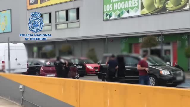 La policía incauta una tonelada de cocaína y detiene a 16 personas en una sofisticada operación en España y Reino Unido