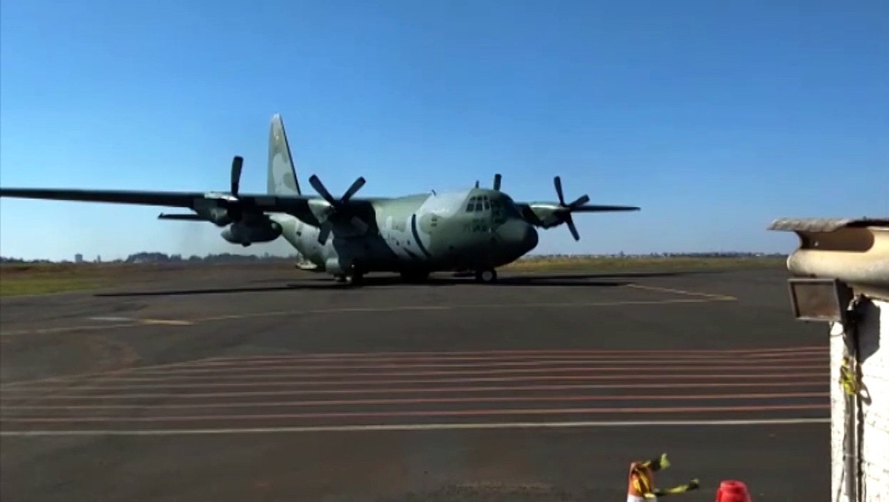 Avião 'Hércules' da FAB faz nova transferência de presos em Cascavel