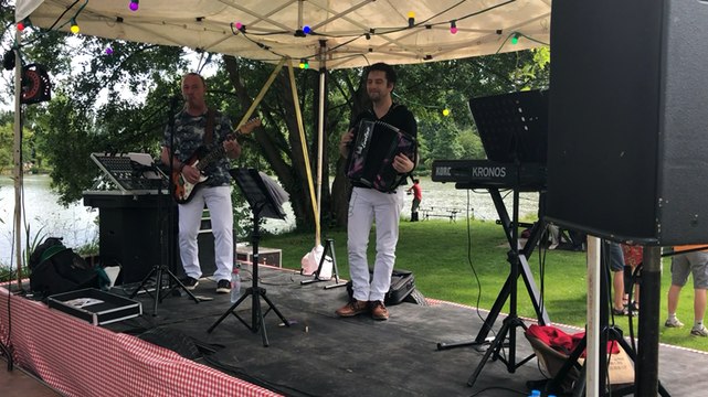 Les danseurs au rendez-vous de la première guinguette