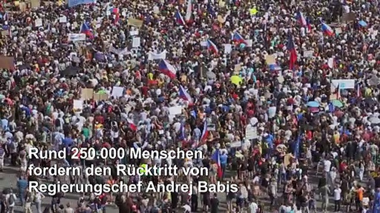 Prag: Größte Demo in Tschechien seit 1989