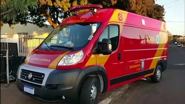 Esfaqueado e agredido, homem recebe socorro na Avenida Interlagos