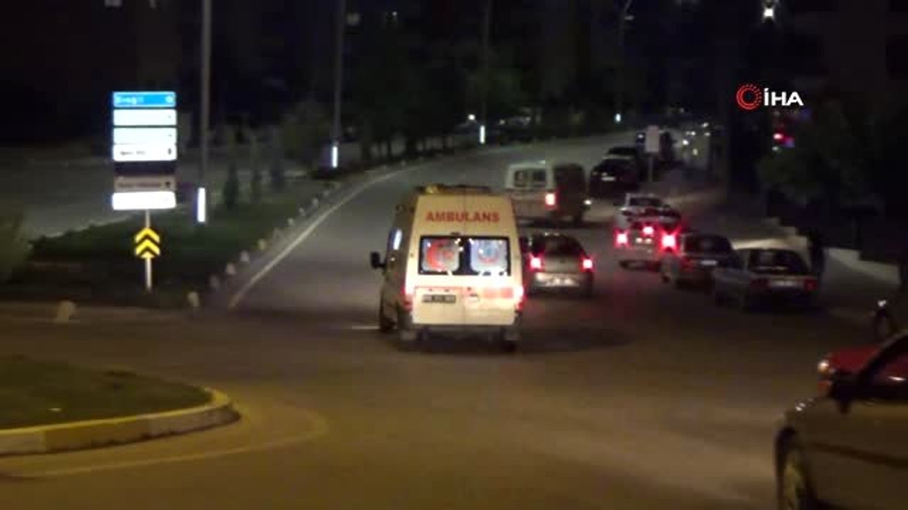 Otomobil sivil polis aracına çarptı: 2 polis yaralandı