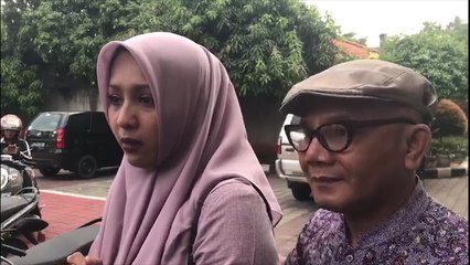 Kakak Tata Janeeta Nangis usai Diperiksa Sebagai Saksi Cerai Adiknya