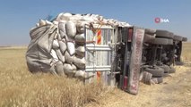 - Saman yüklü kamyon işçilerin üzerine devrildi: 7 Yaralı