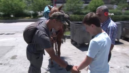 Atıyla beraber askere gitmek için Sivas'tan yola koyuldu