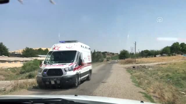 Saman yüklü kamyon devrildi: 6 yaralı